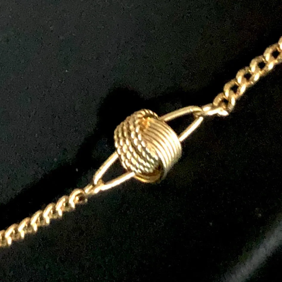 1977 Avon Delicate Knots Set, Gold