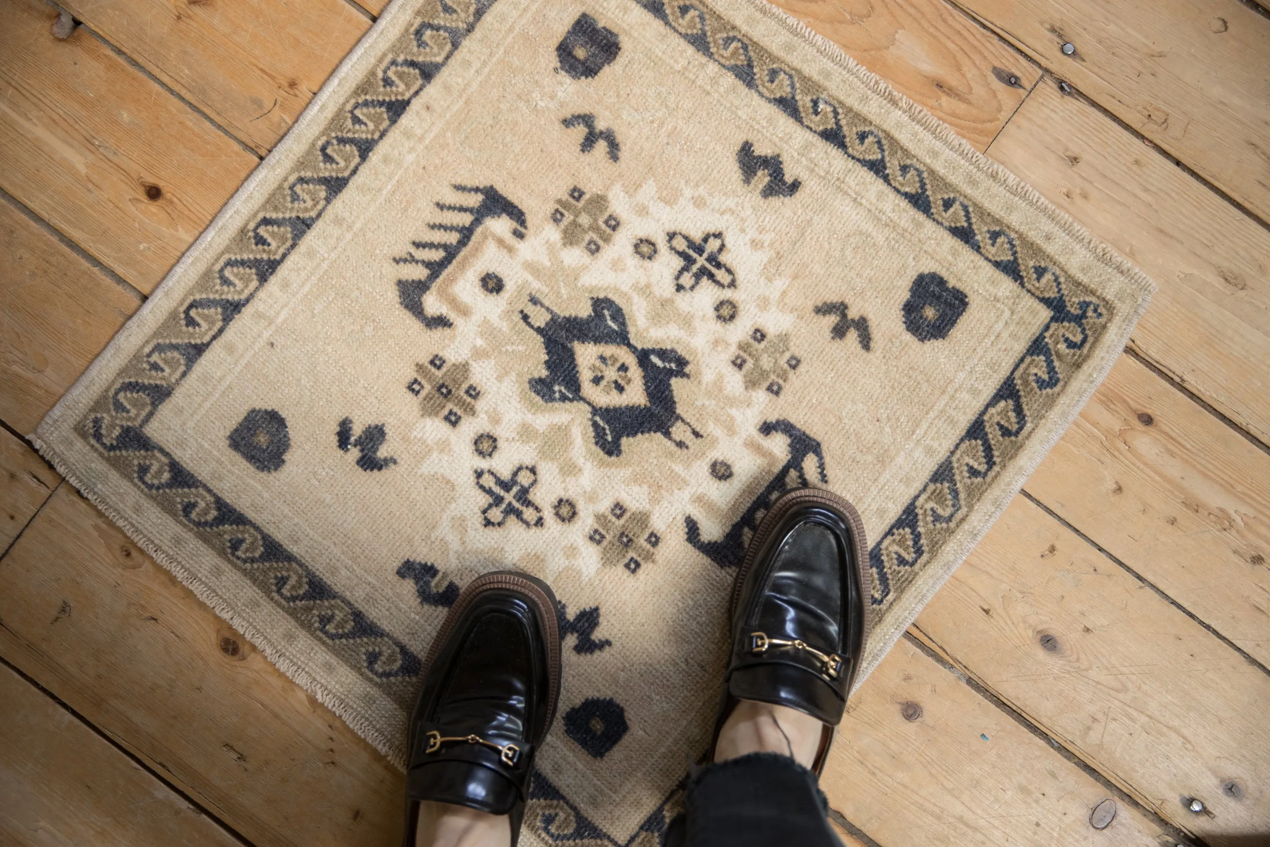 2x2 Vintage Distressed Oushak Square Rug Mat