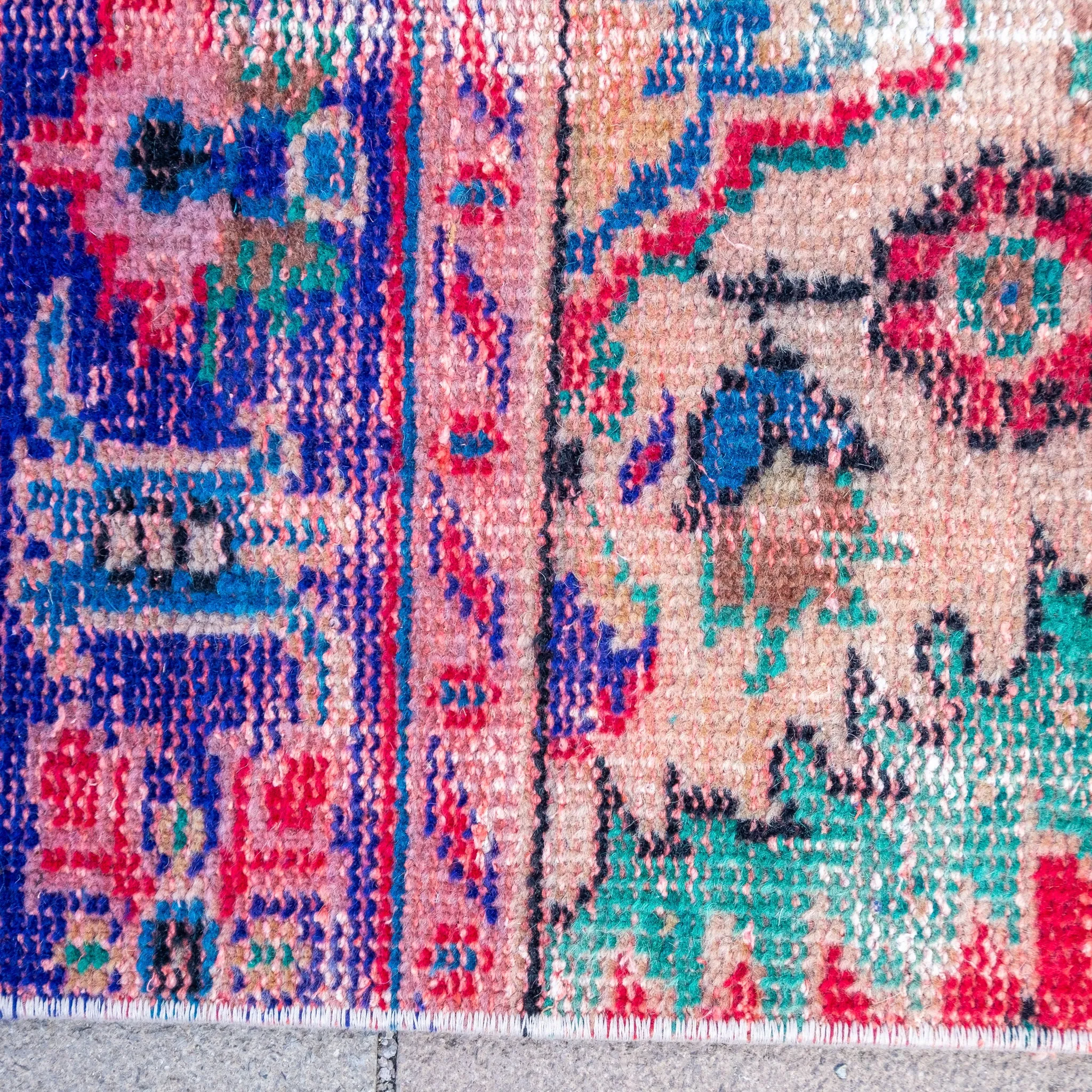 3177 Handwoven Vintage Rug 2'4x10'1