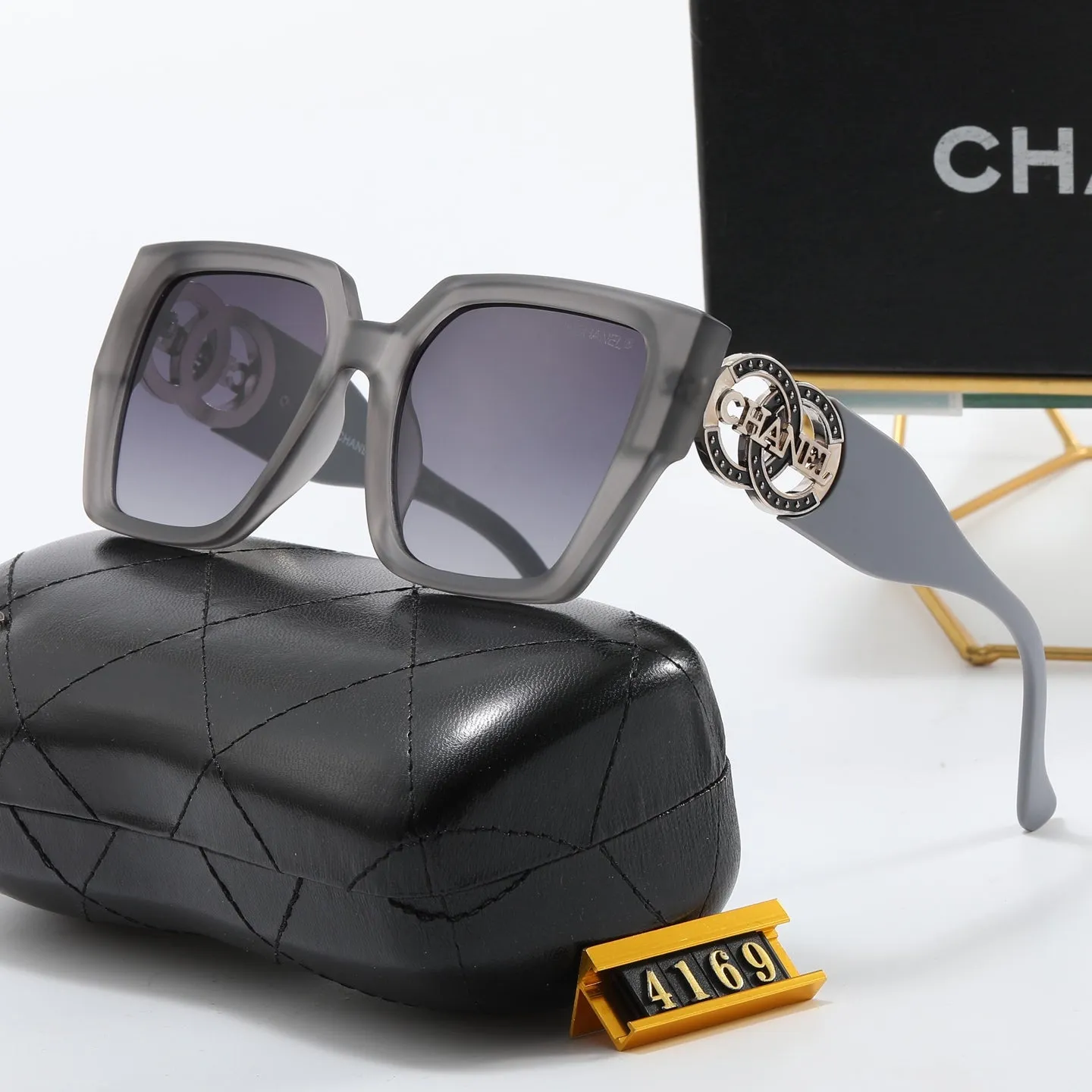 4 Colors Large Delicate Sunglasses