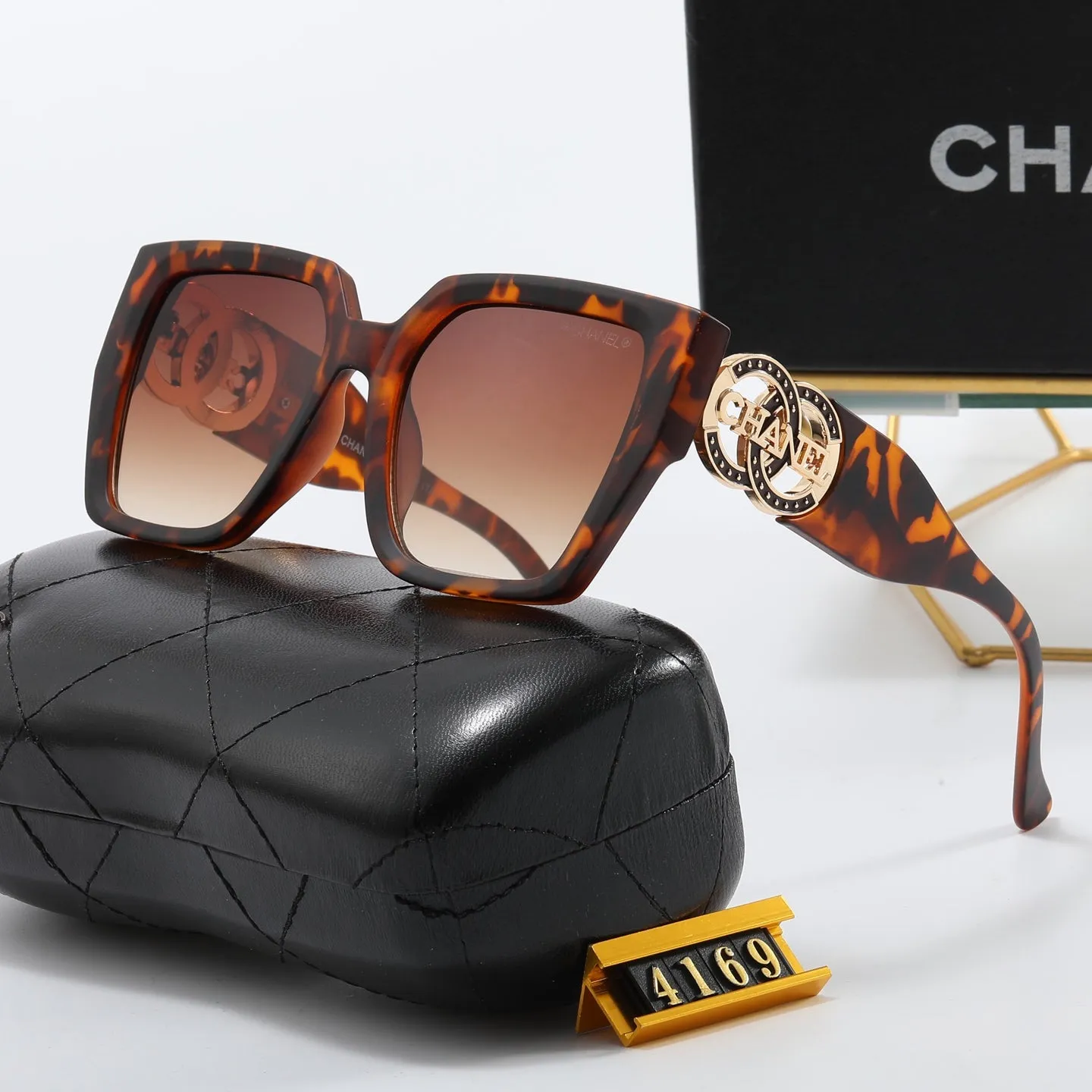 4 Colors Large Delicate Sunglasses