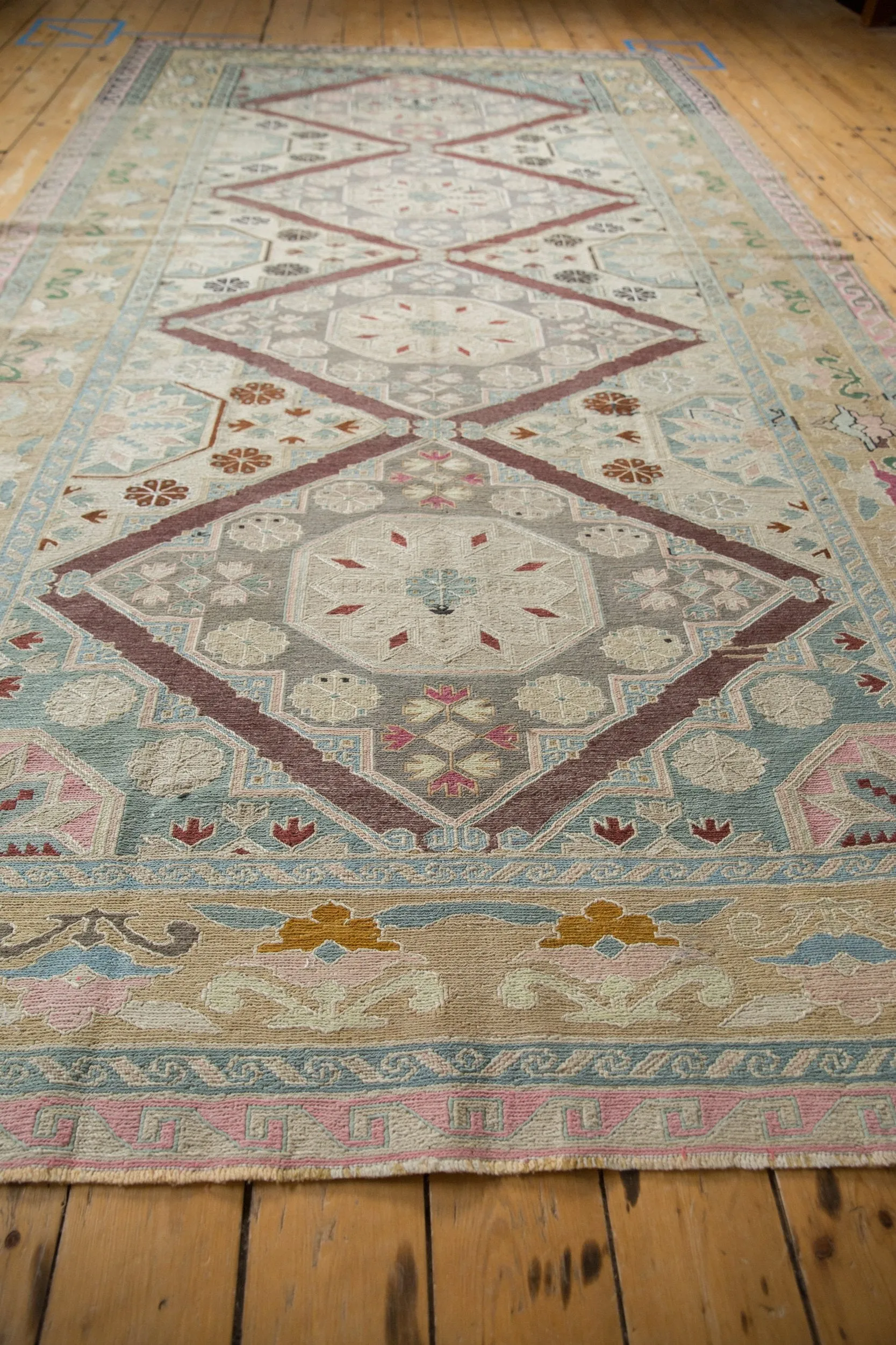 6.5x11.5 Vintage Distressed Turkish Soumac Design Carpet