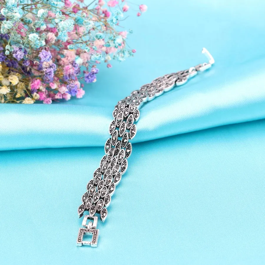 Bright Black Crystal Eye Link Bracelet – Vintage Antique Silver