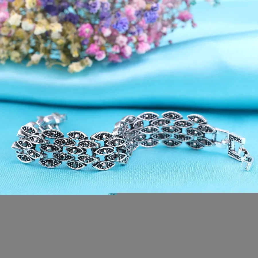 Bright Black Crystal Eye Link Bracelet – Vintage Antique Silver