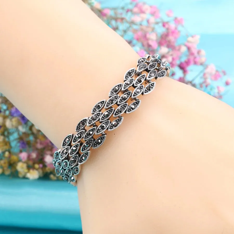 Bright Black Crystal Eye Link Bracelet – Vintage Antique Silver