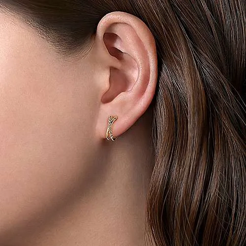 Bujukan Twisted Huggie Earrings