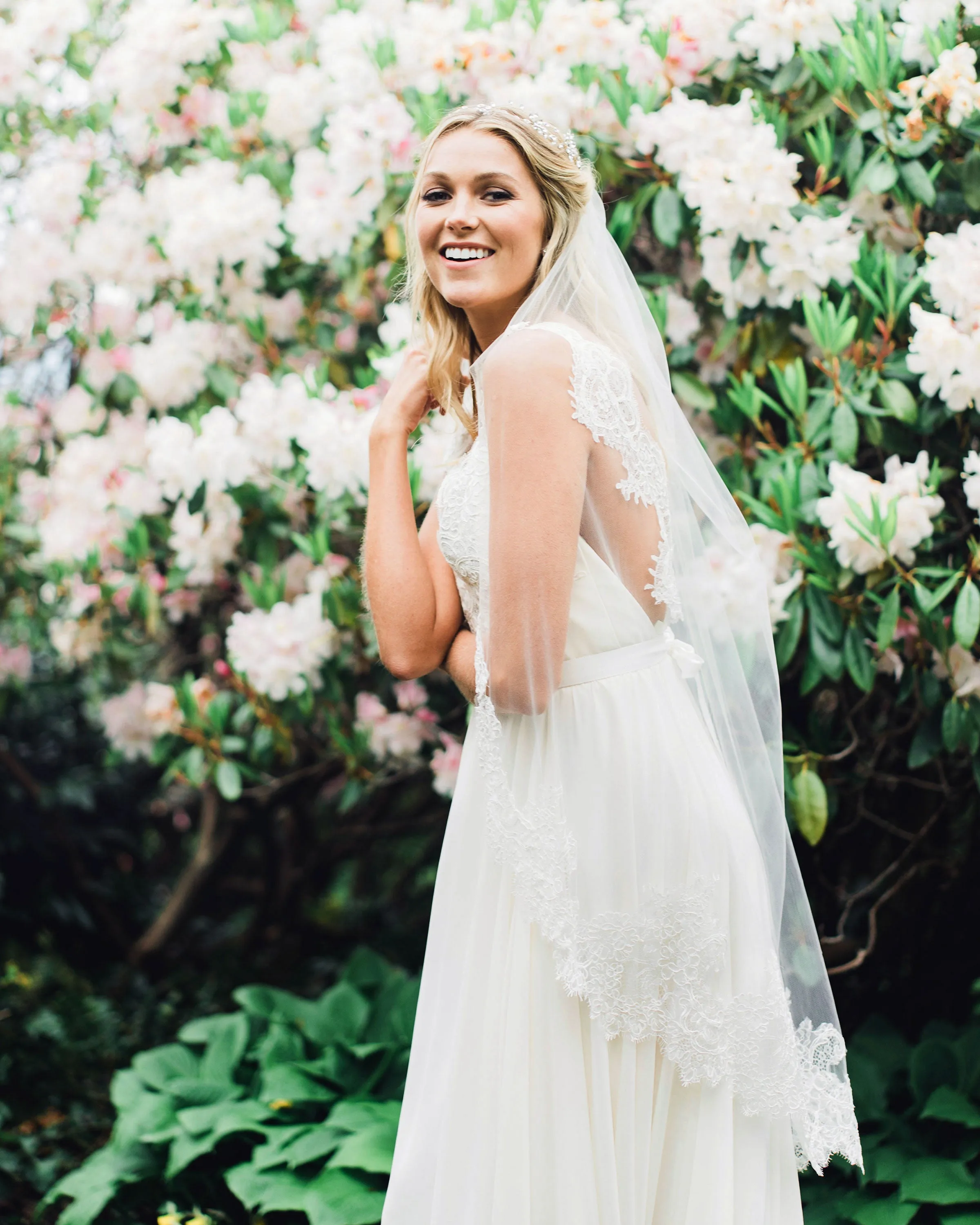 Delicate Chantilly Lace Fingertip Veil