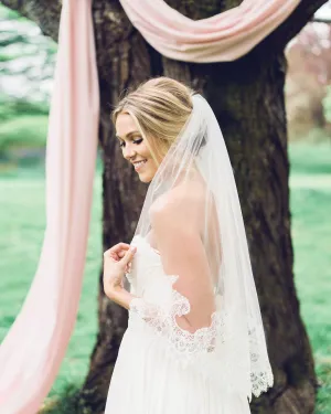 Delicate Chantilly Lace Waist Veil