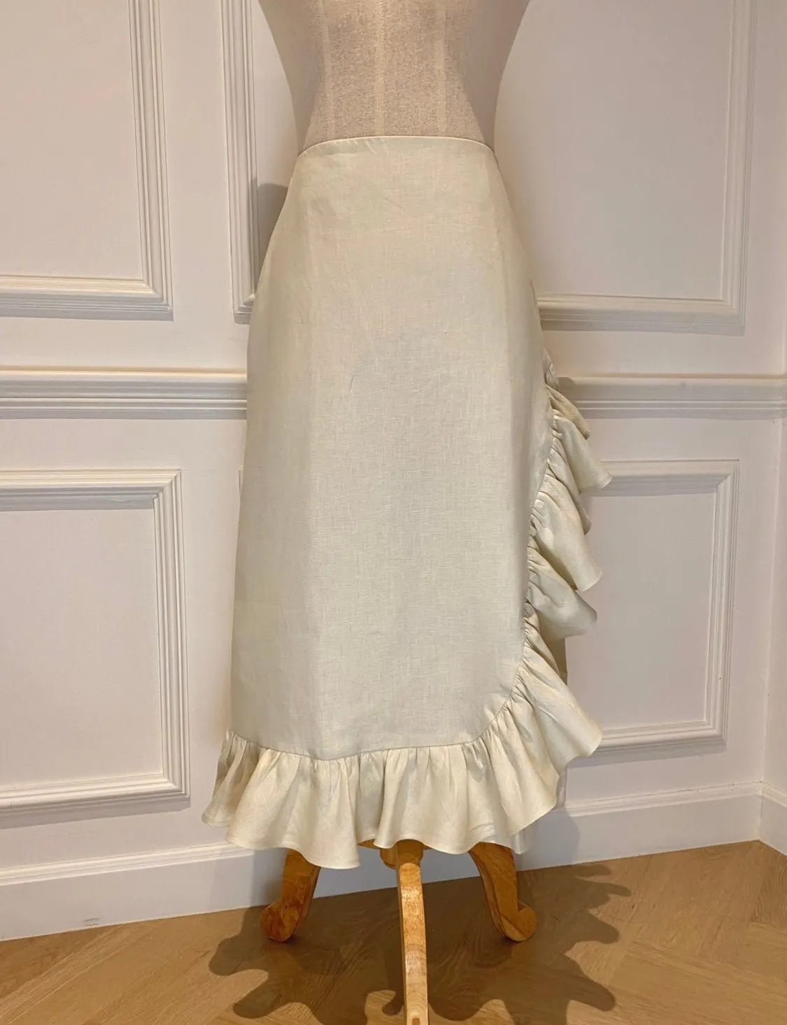 DELICATE DAYDREAM MIDI SKIRT