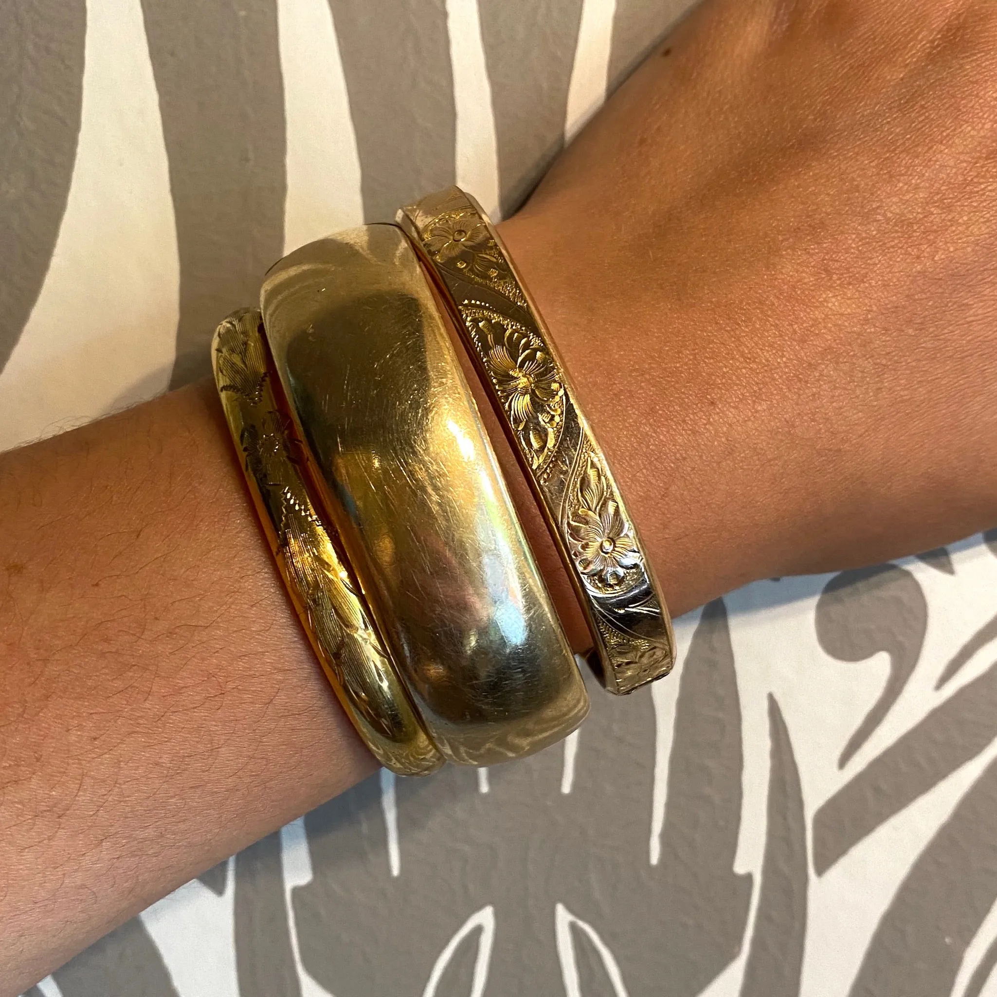 Delicate Floral Engraving Antique Bangle