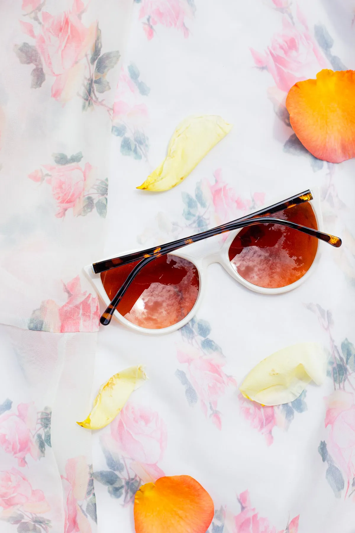 Delicate Large Cat Eye Sunglasses