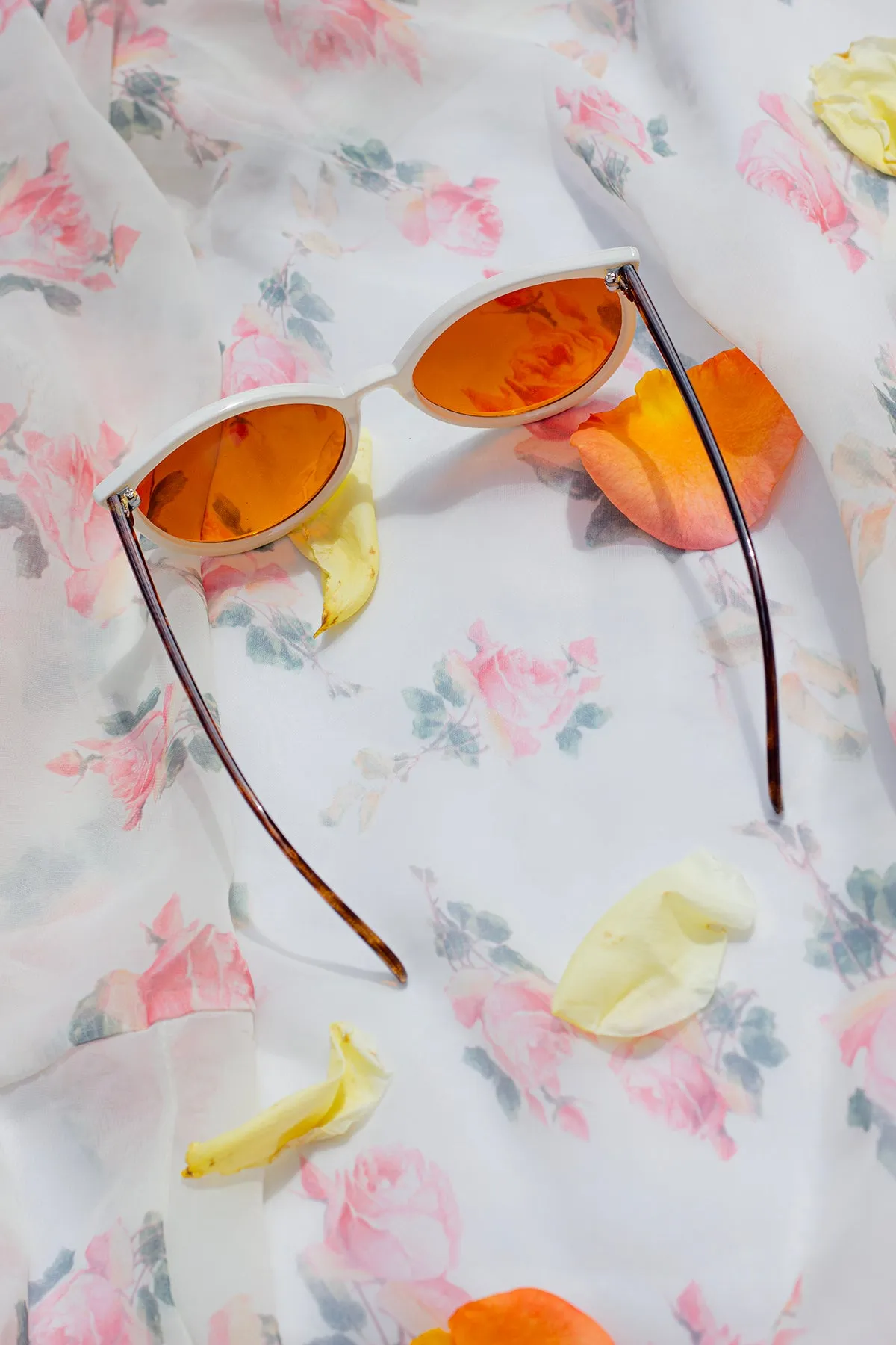 Delicate Large Cat Eye Sunglasses
