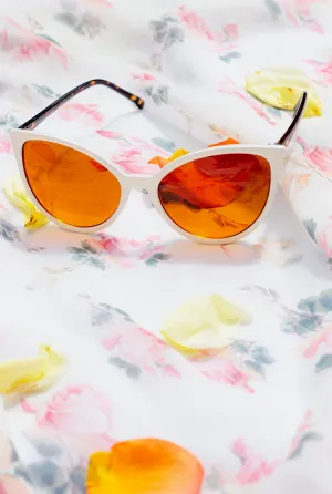 Delicate Large Cat Eye Sunglasses