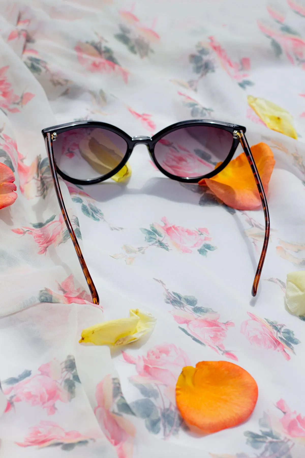 Delicate Large Cat Eye Sunglasses