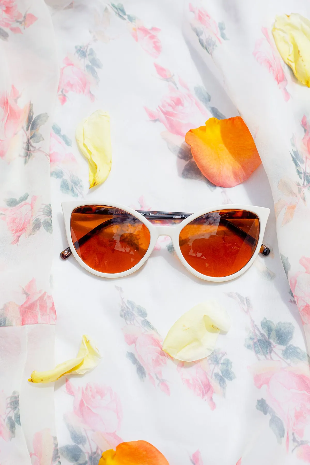 Delicate Large Cat Eye Sunglasses