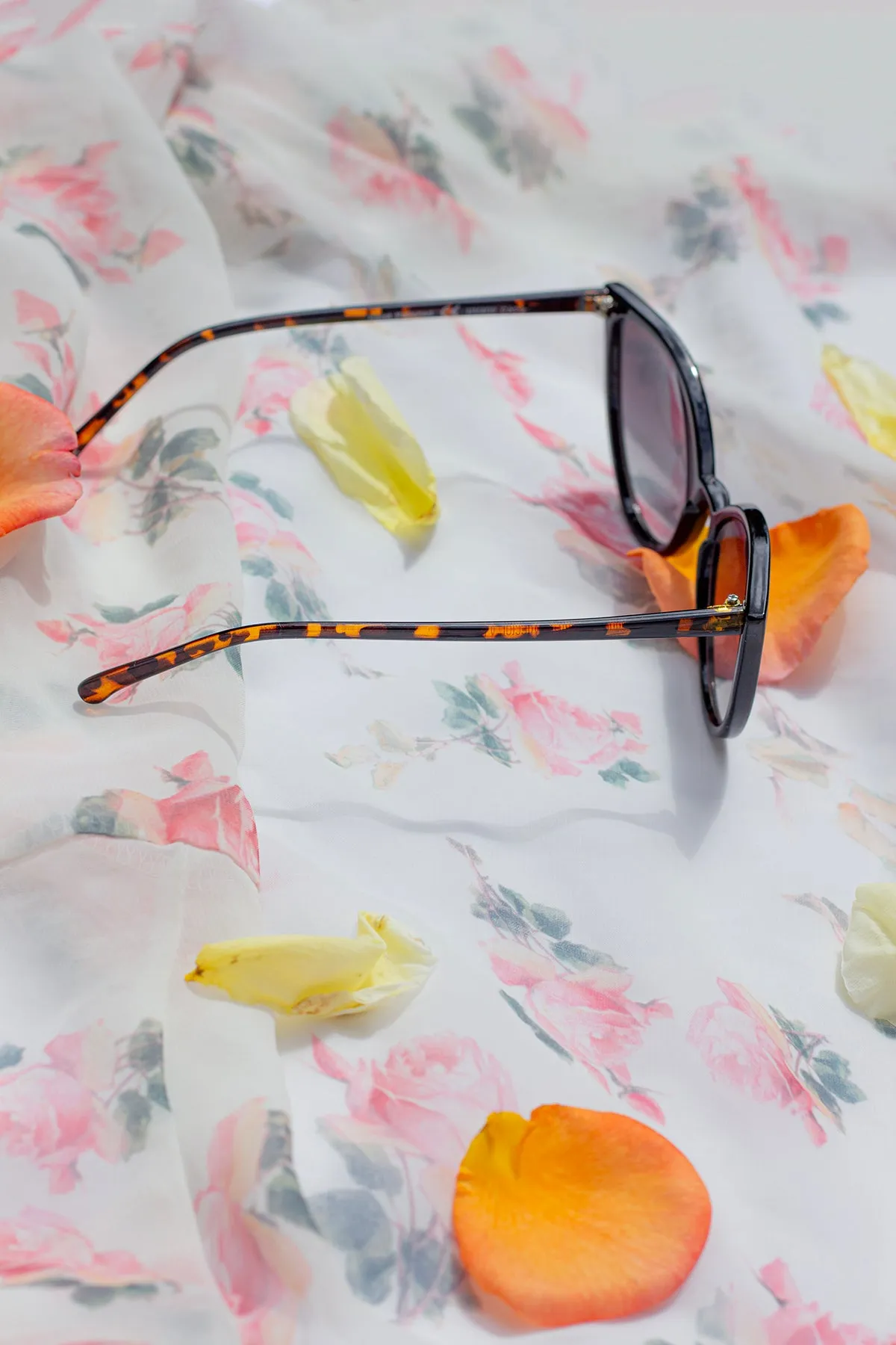 Delicate Large Cat Eye Sunglasses