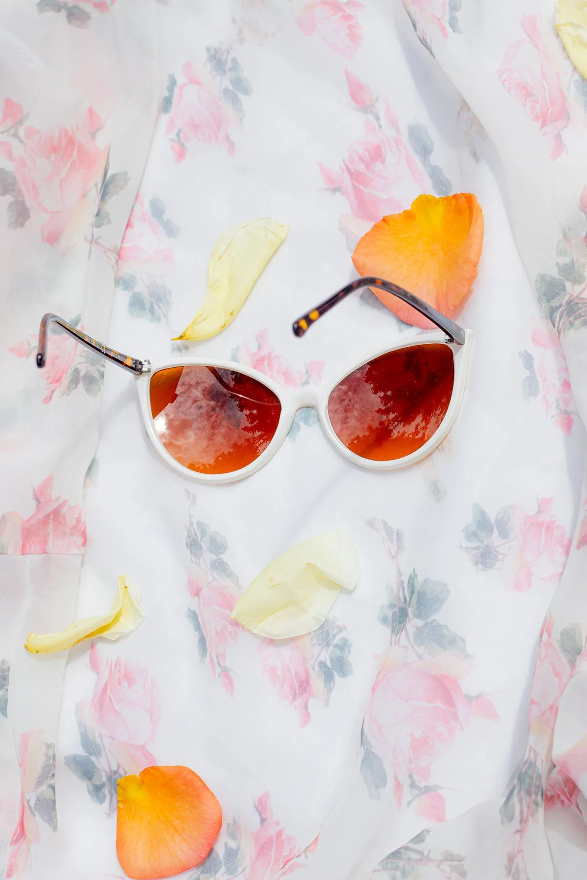 Delicate Large Cat Eye Sunglasses