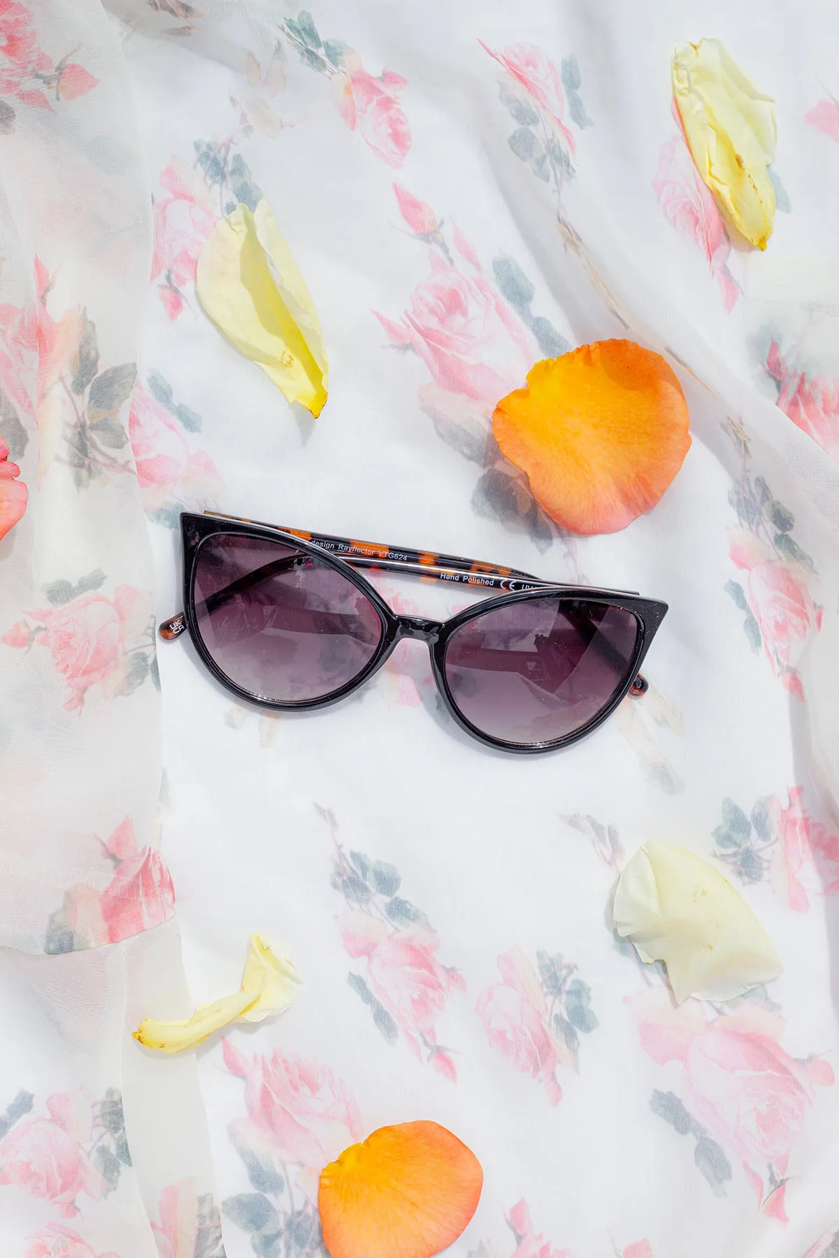 Delicate Large Cat Eye Sunglasses