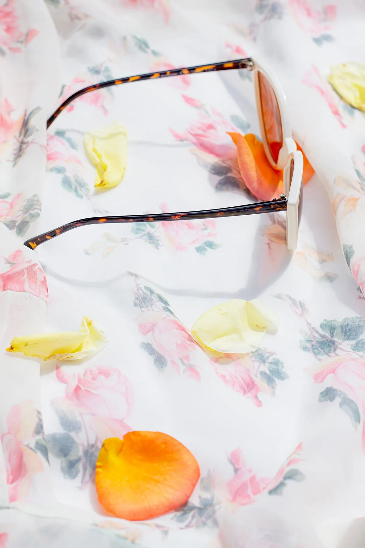 Delicate Large Cat Eye Sunglasses