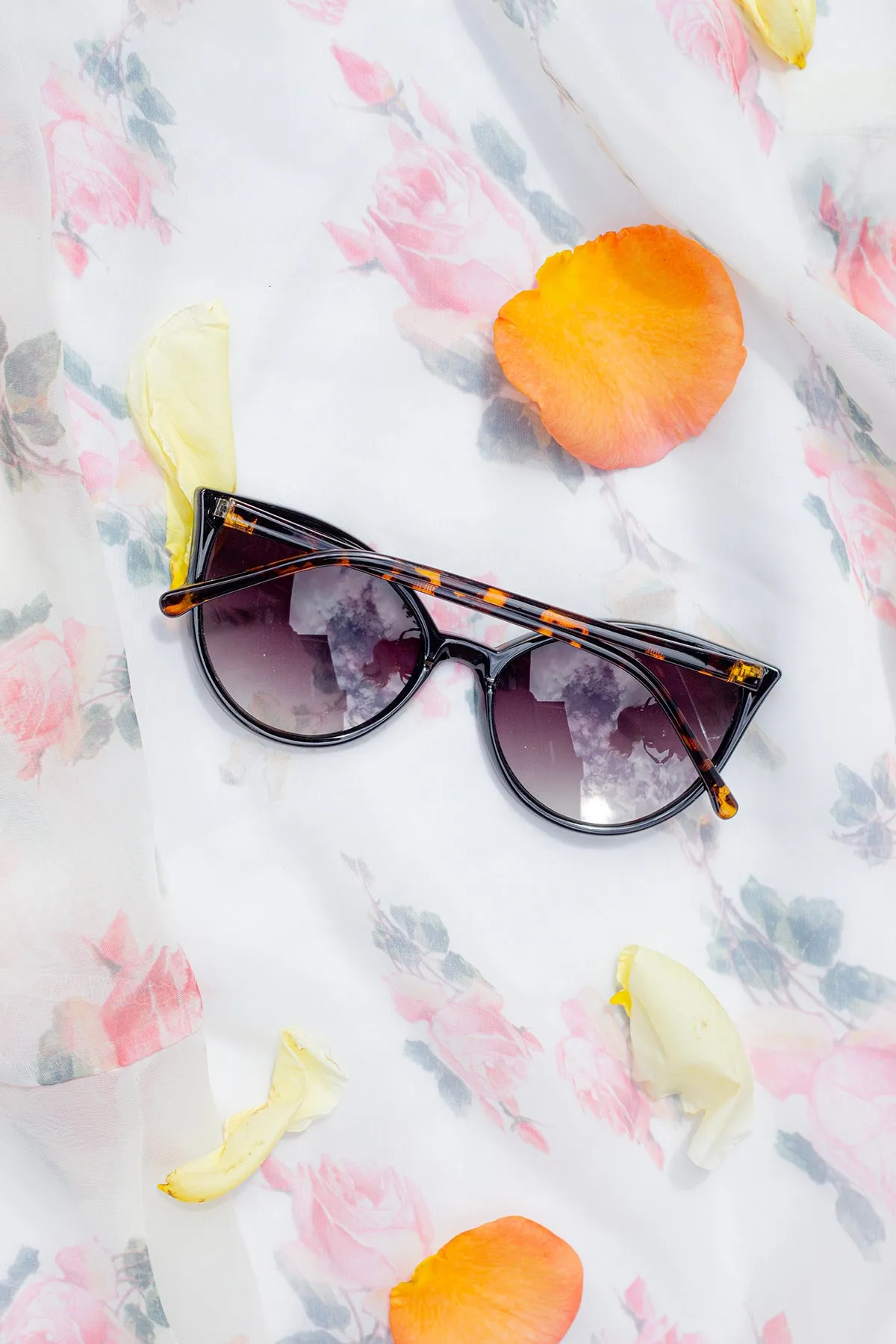 Delicate Large Cat Eye Sunglasses