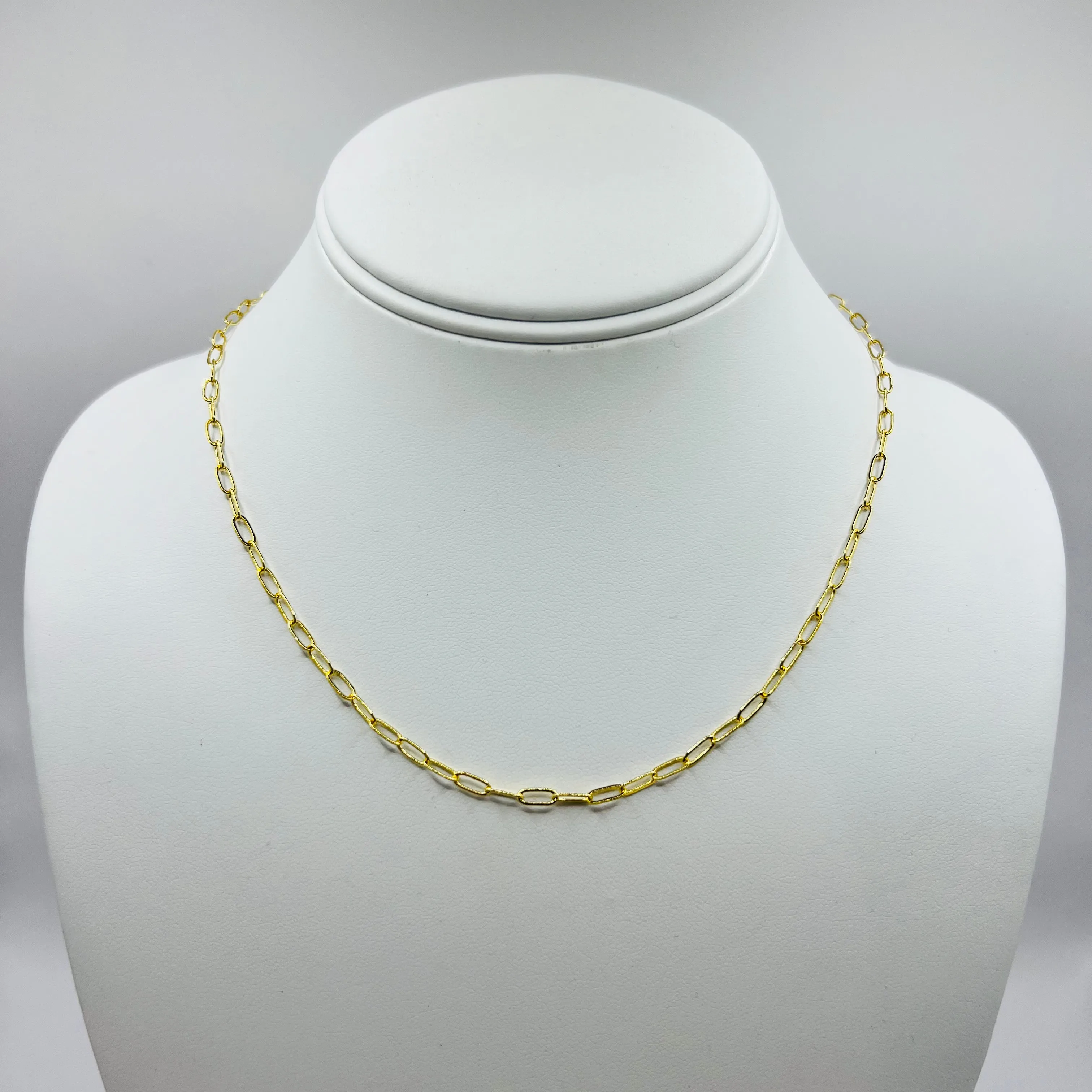 Delicate Paperclip Chain Gold