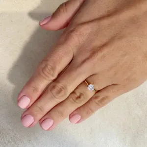 Delicate Solitaire Ring - size 7