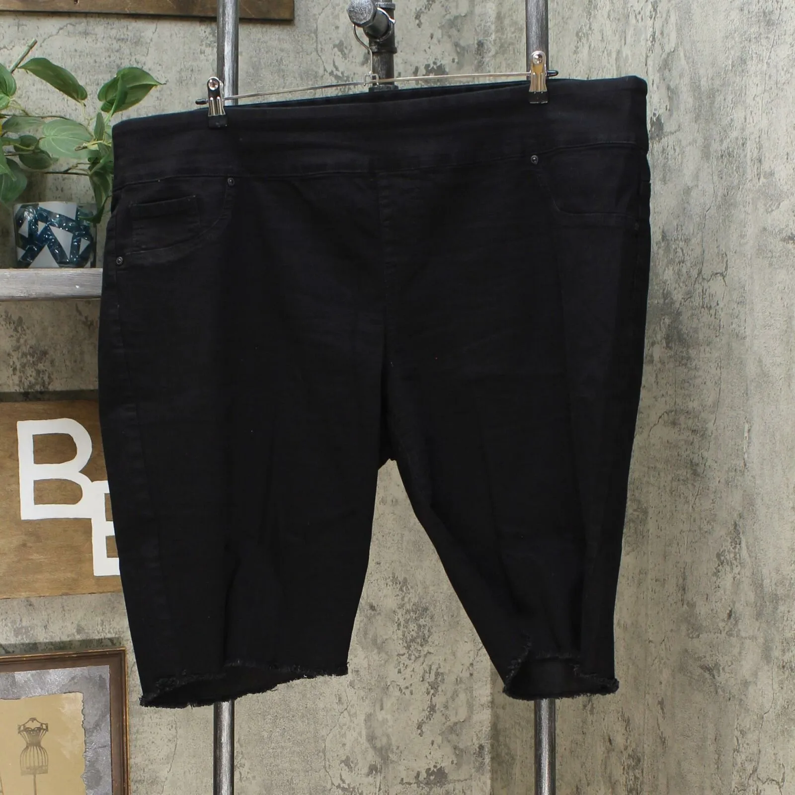 DG2 by Diane Gilman Plus Size Classic Stretch Pull-On Bermuda Shorts Black 3X
