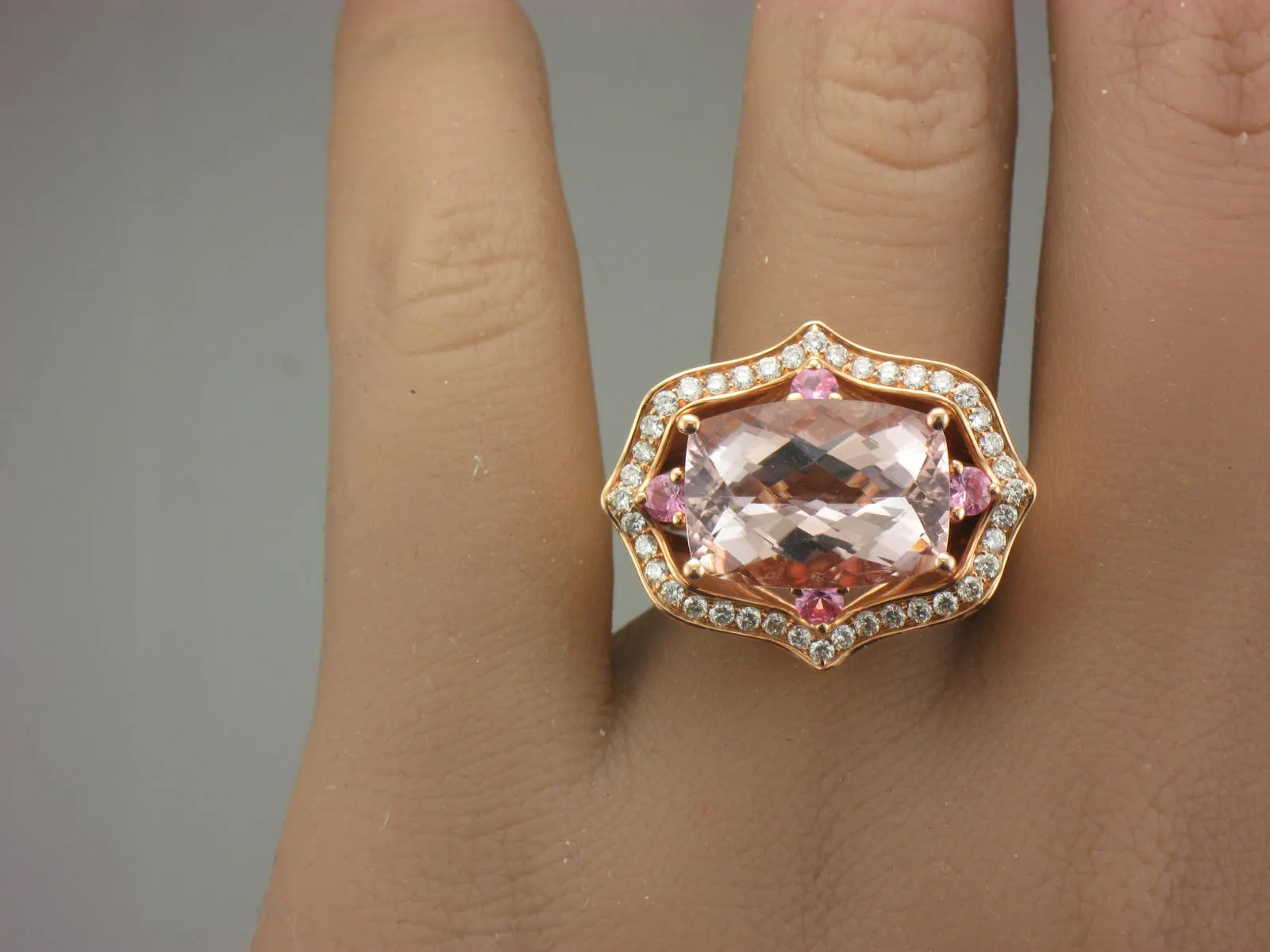 Estate 18kt Yellow Gold Ring 4.32 ct Morganite/diamonds/pink topaz