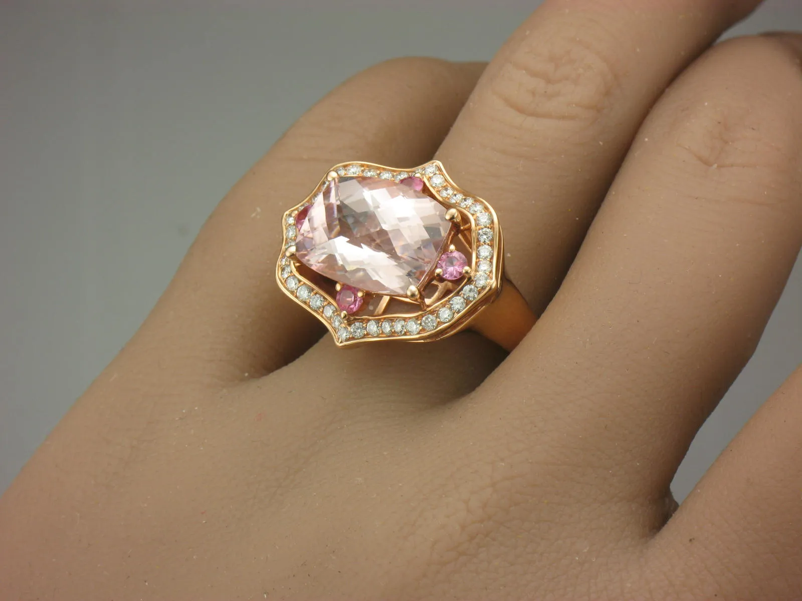 Estate 18kt Yellow Gold Ring 4.32 ct Morganite/diamonds/pink topaz
