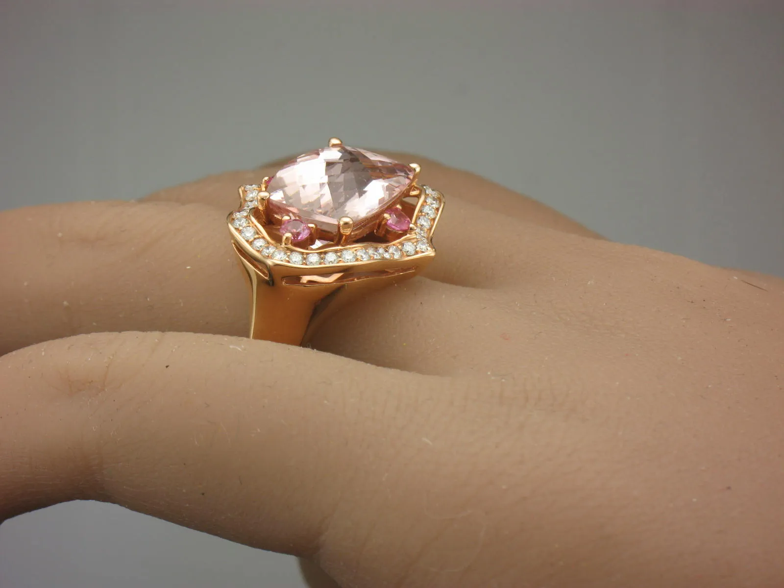 Estate 18kt Yellow Gold Ring 4.32 ct Morganite/diamonds/pink topaz