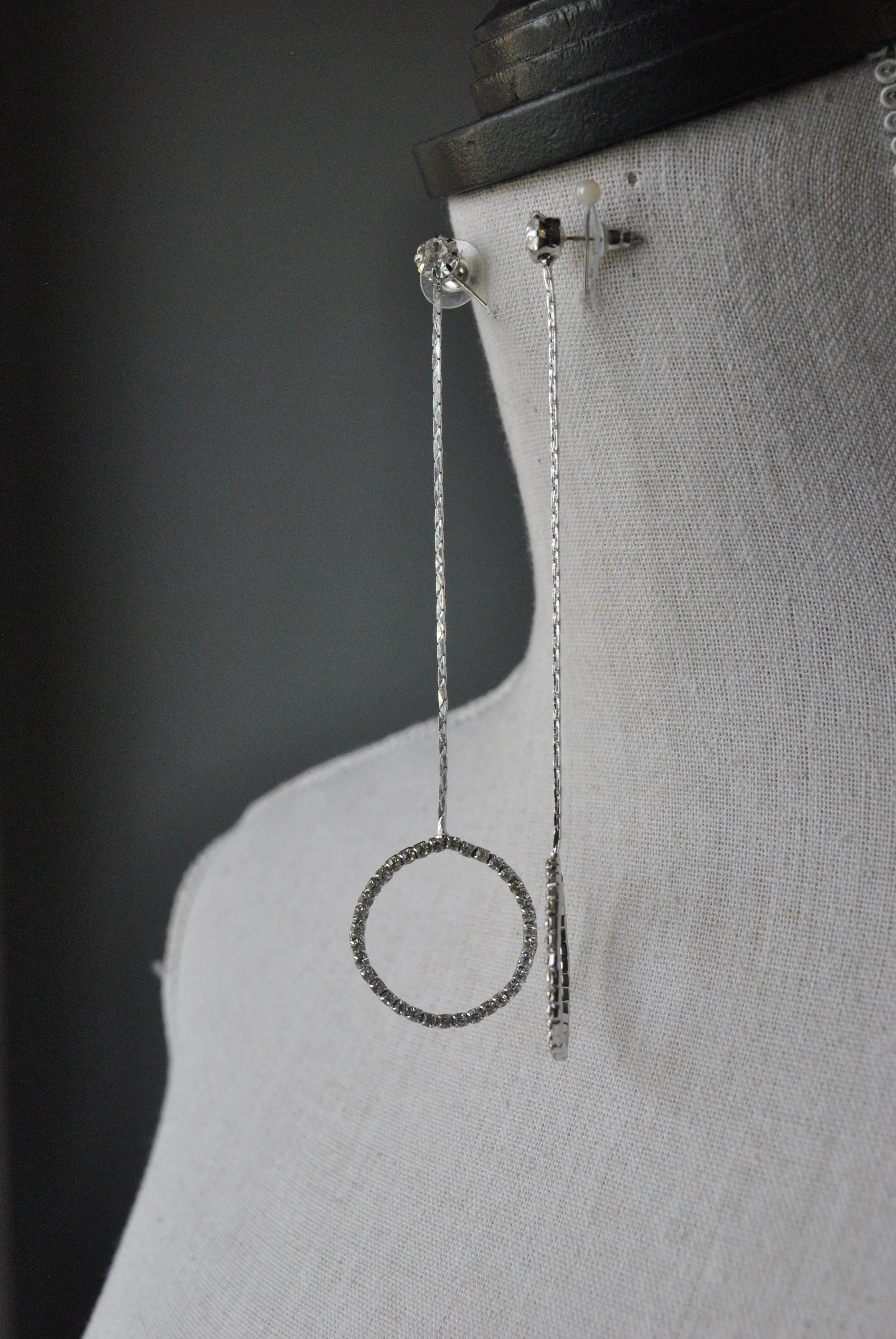 FASHION COLLECTION - CRYSTAL LONG DROP DELICATE EARRINGS