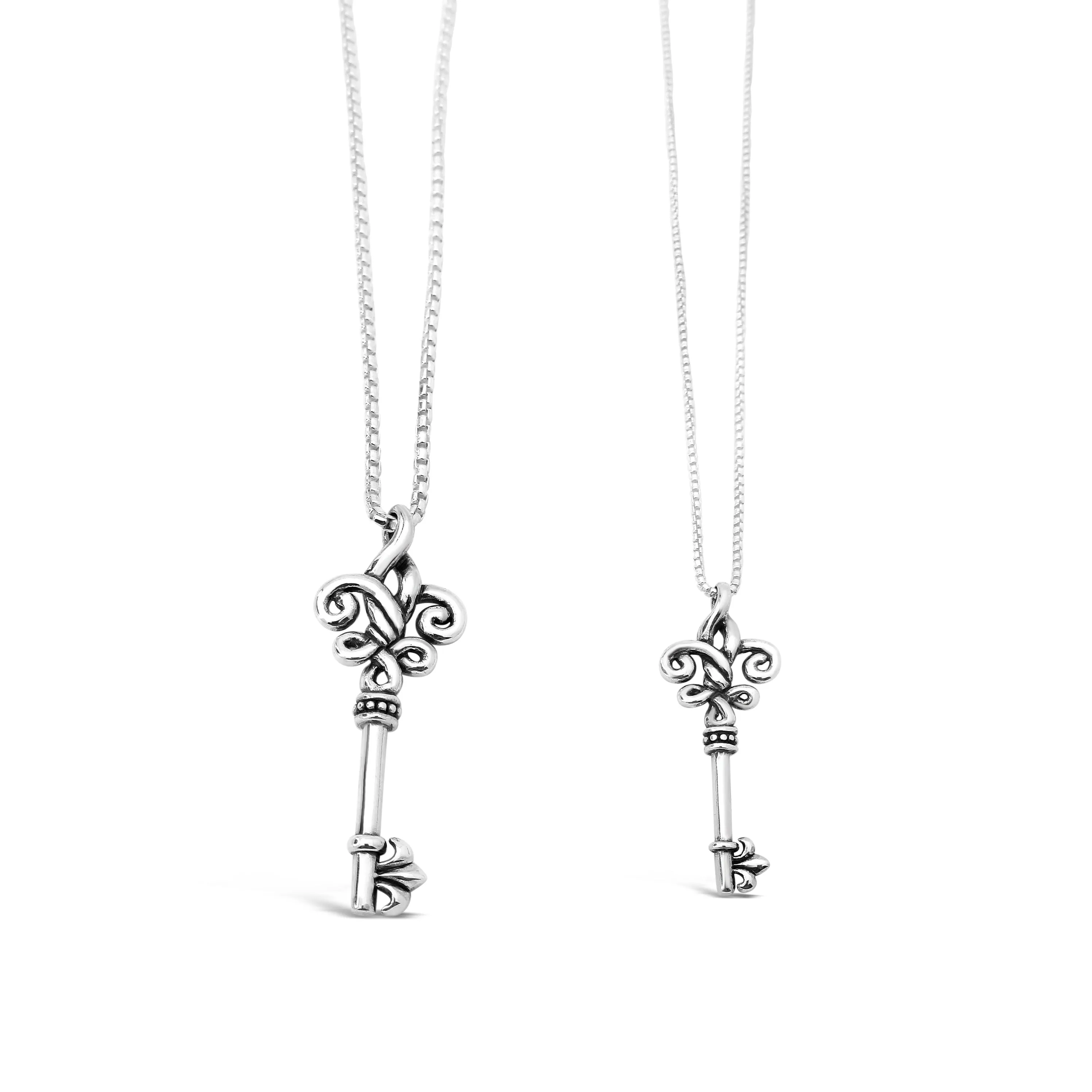 Fleur de Love Knot Skeleton Key - small
