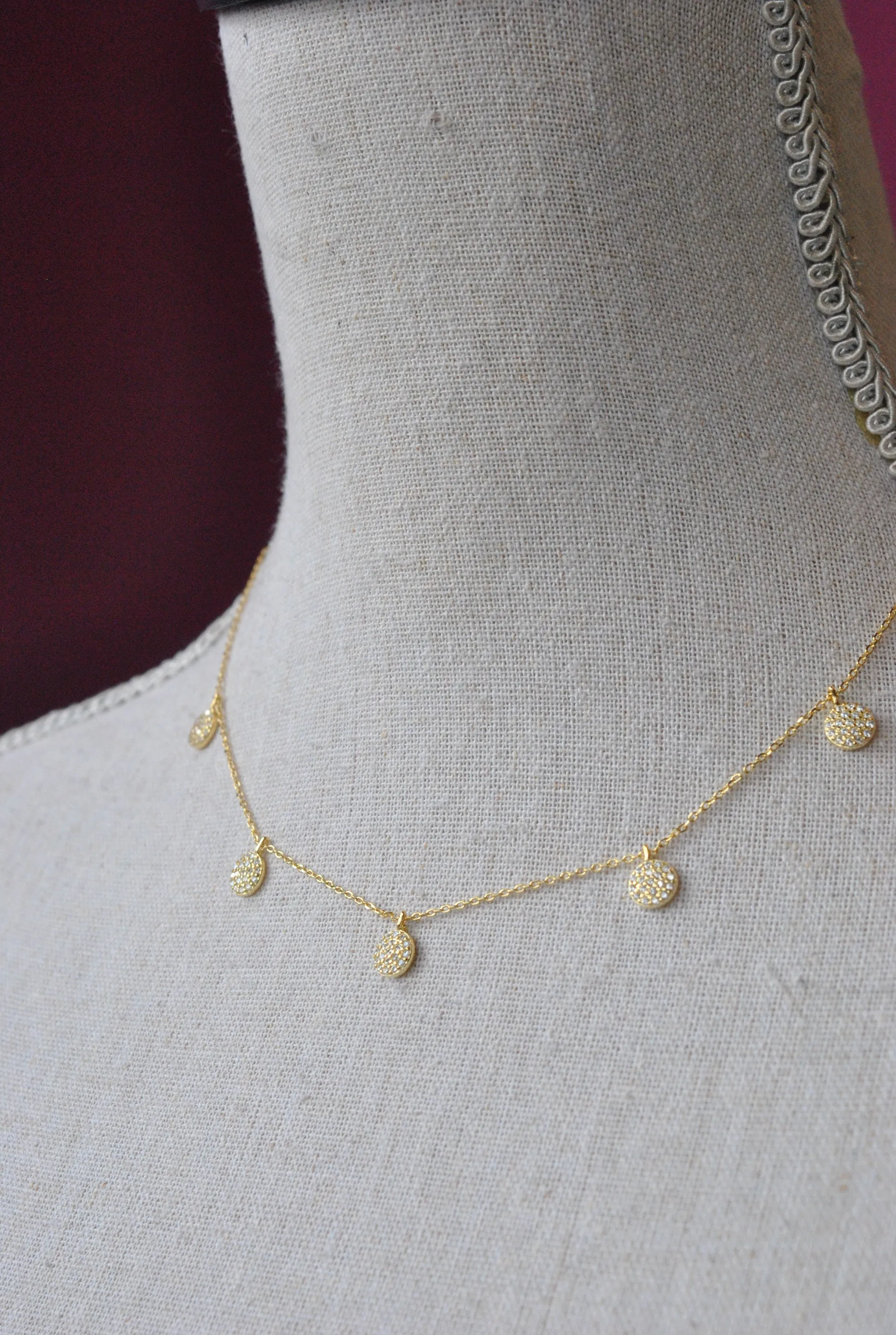 GOLD CHAIN WITH RHINESTONE DROPS