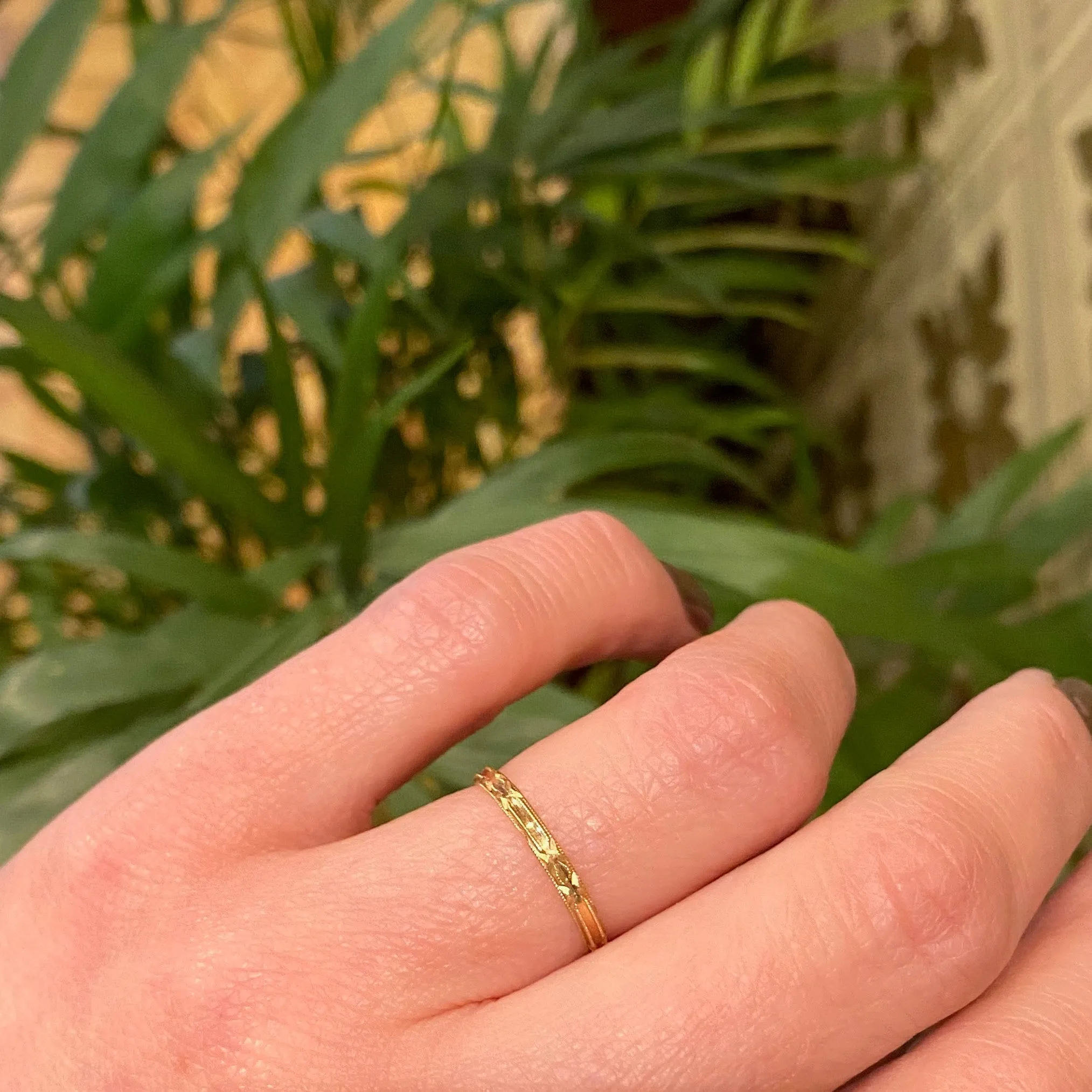 Gorgeous Detail NOS Rosey Gold Band