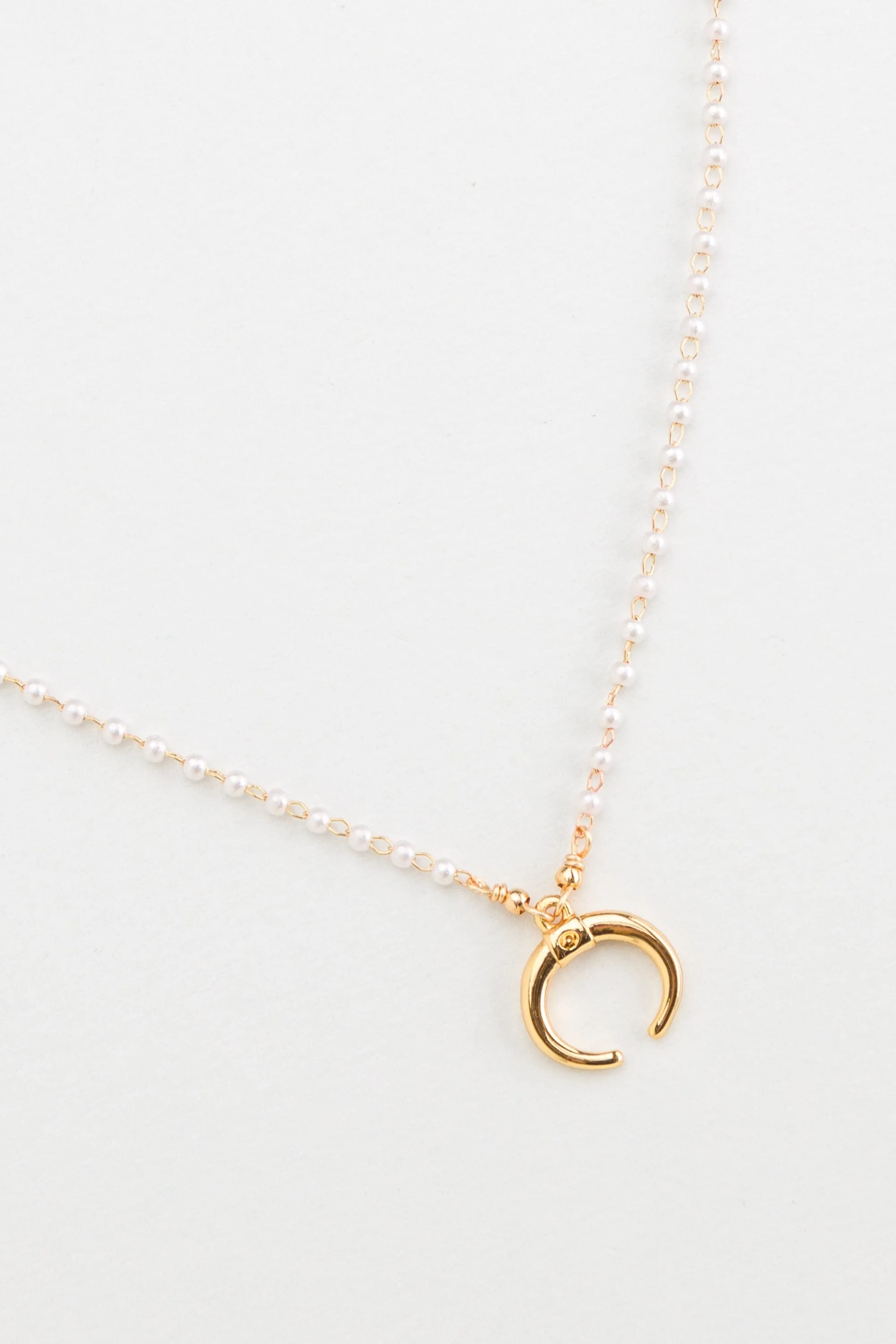 Horn Pendant White Pearl Bead Necklace
