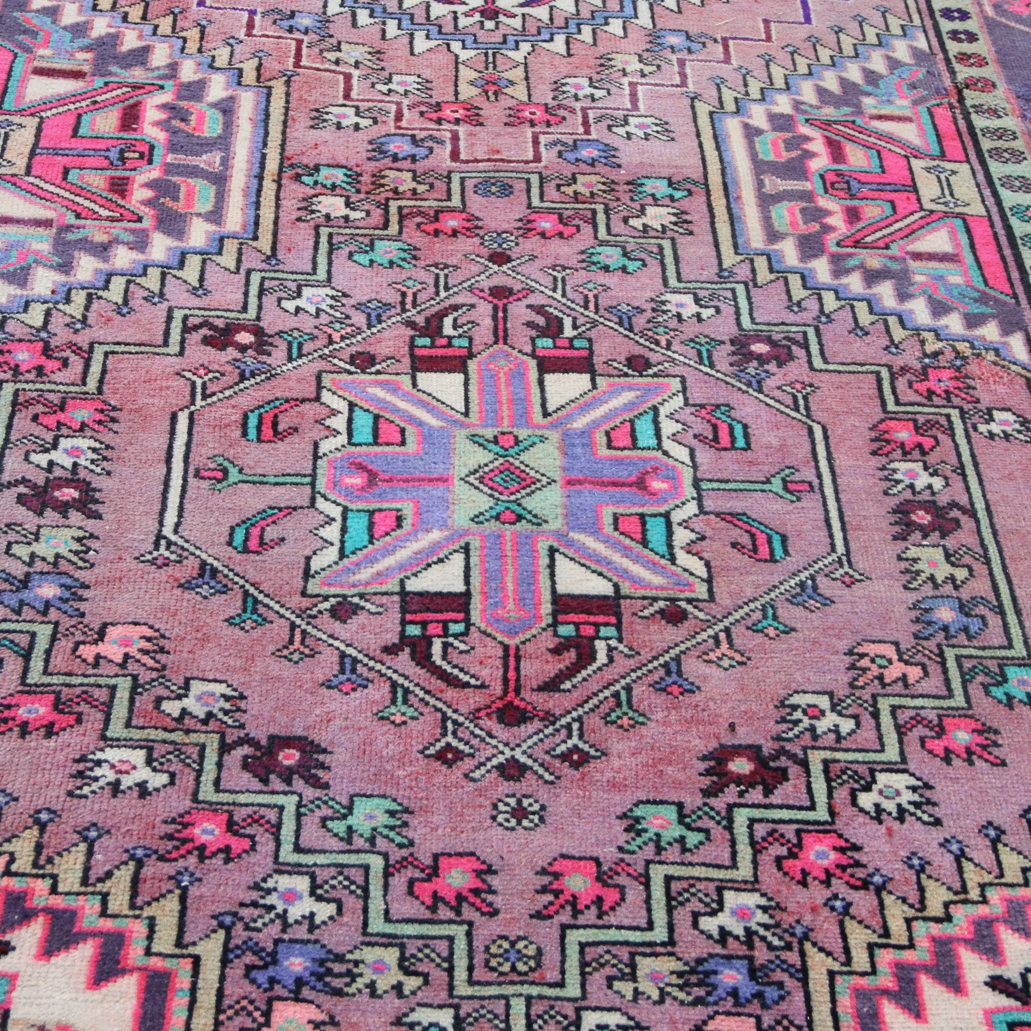 MA34 Handwoven Vintage Rug 4’4x9’11