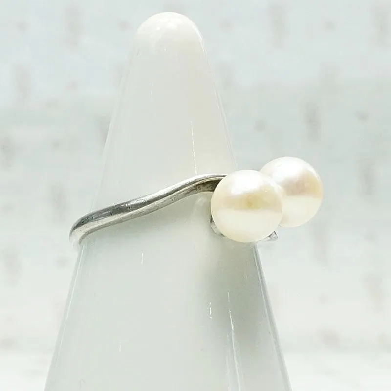 Mid Century Crossover Ring in Silver & Pearls