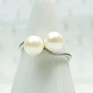 Mid Century Crossover Ring in Silver & Pearls