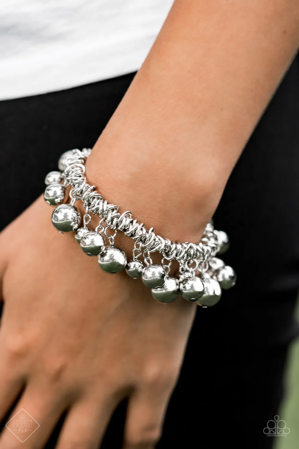 Paparazzi- Fashion Fix - Powerhouse Prowl Silver
