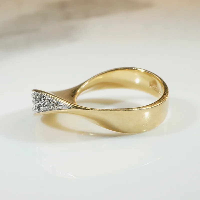 Playful Modernist Twist Band with Diamond Pavé