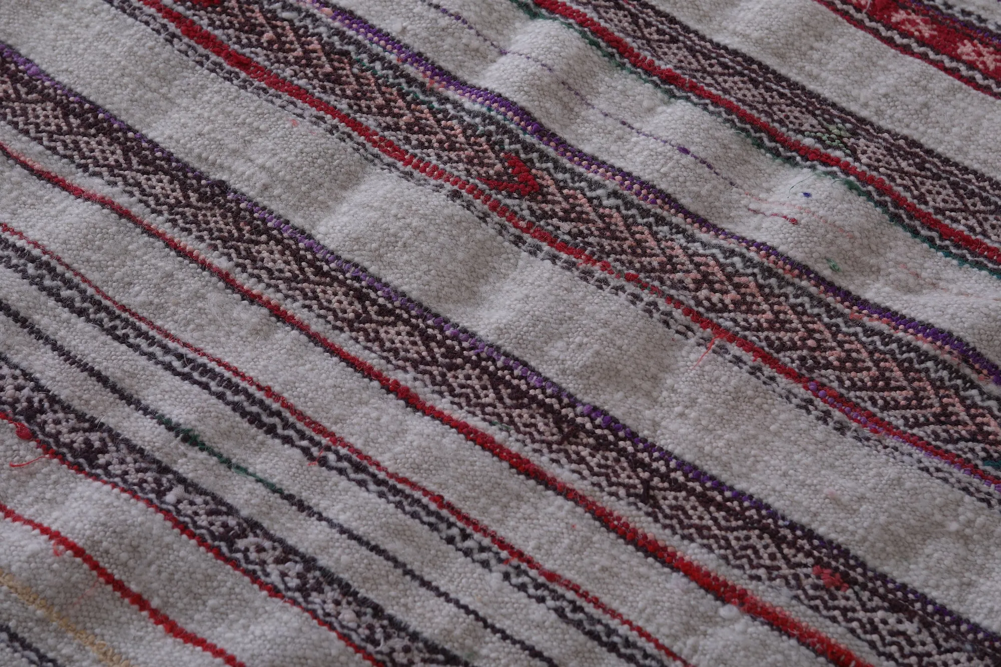 Vintage Berber Rug 4.8 x 10.5 Feet - Handwoven Moroccan Artisan Carpet