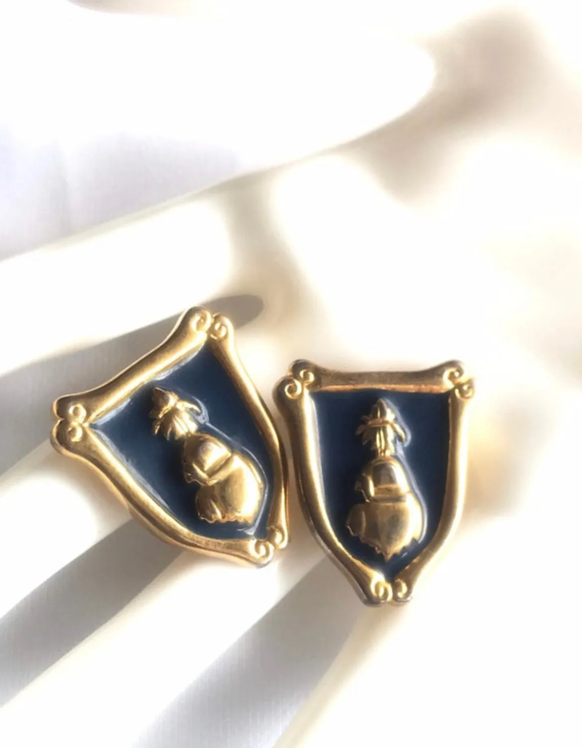Vintage ESCADA navy and golden flag design earrings. Beautiful vintage jewelry.