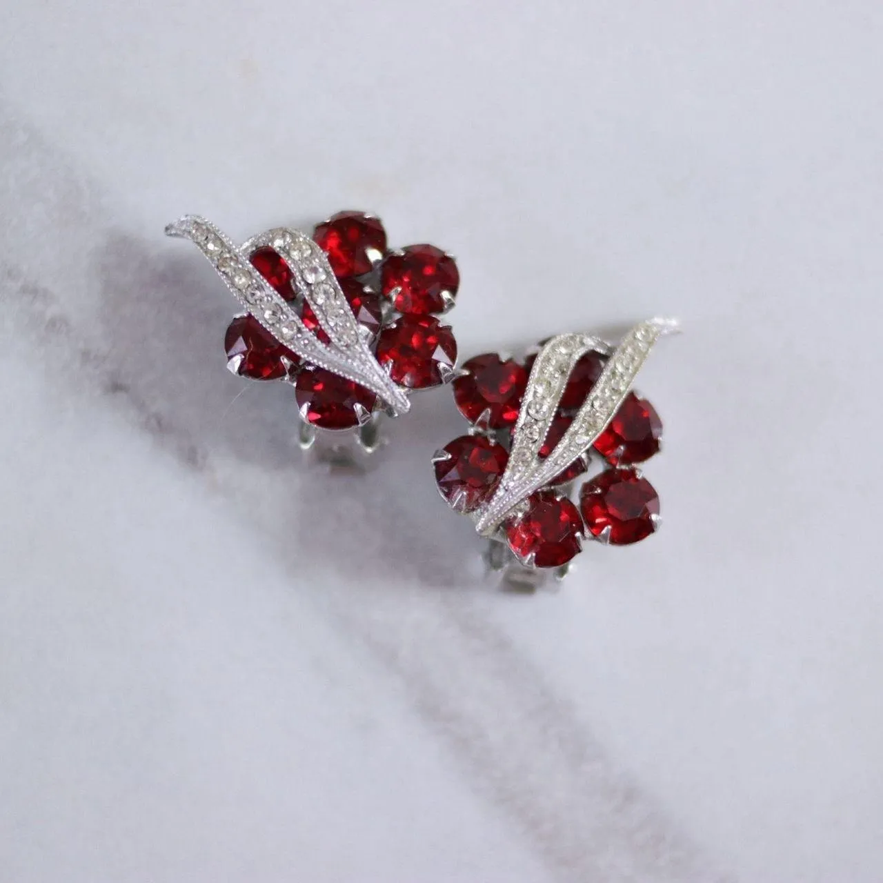 Vintage Weiss Red Rhinestone and Diamante Earrings