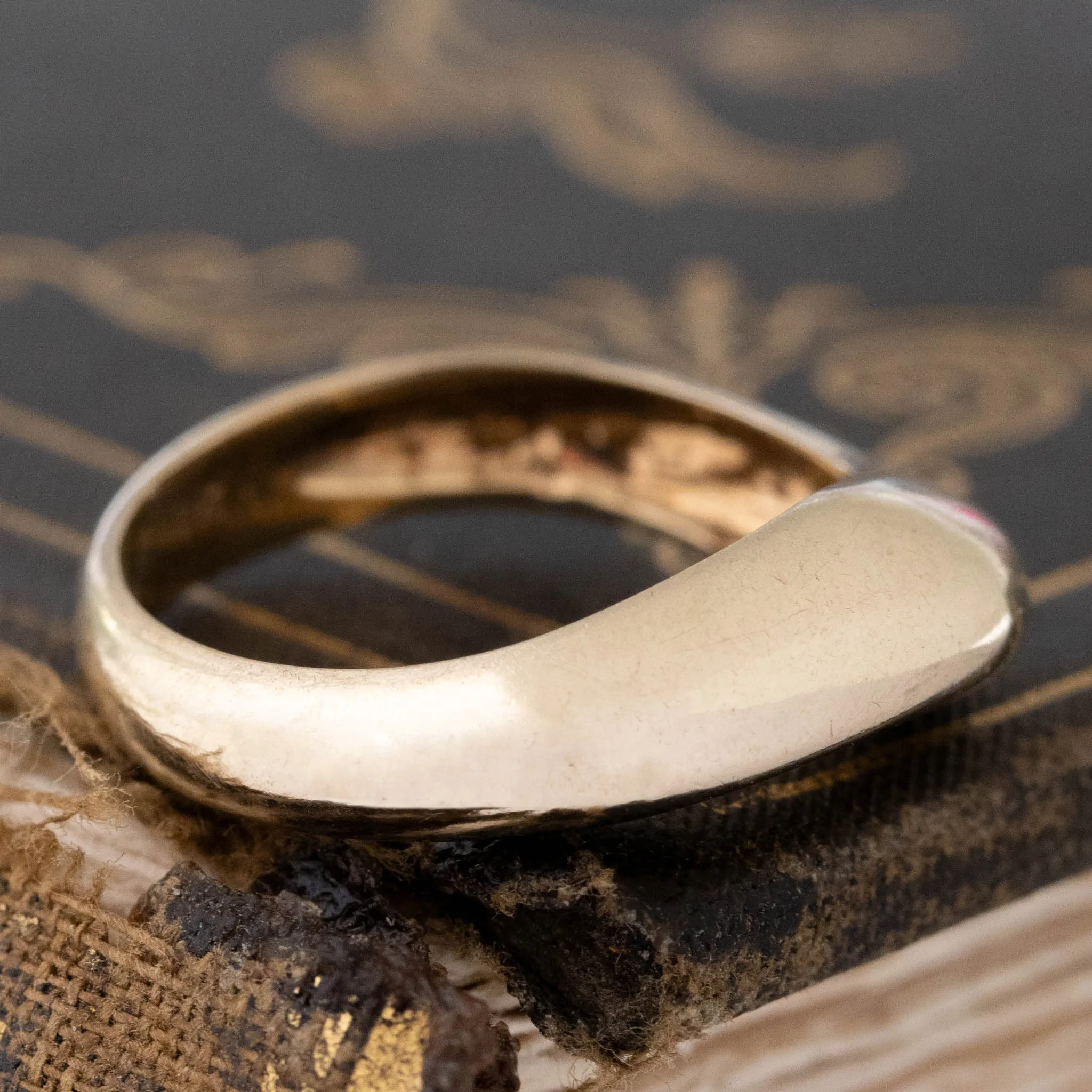 Vintage Wide Wave Band
