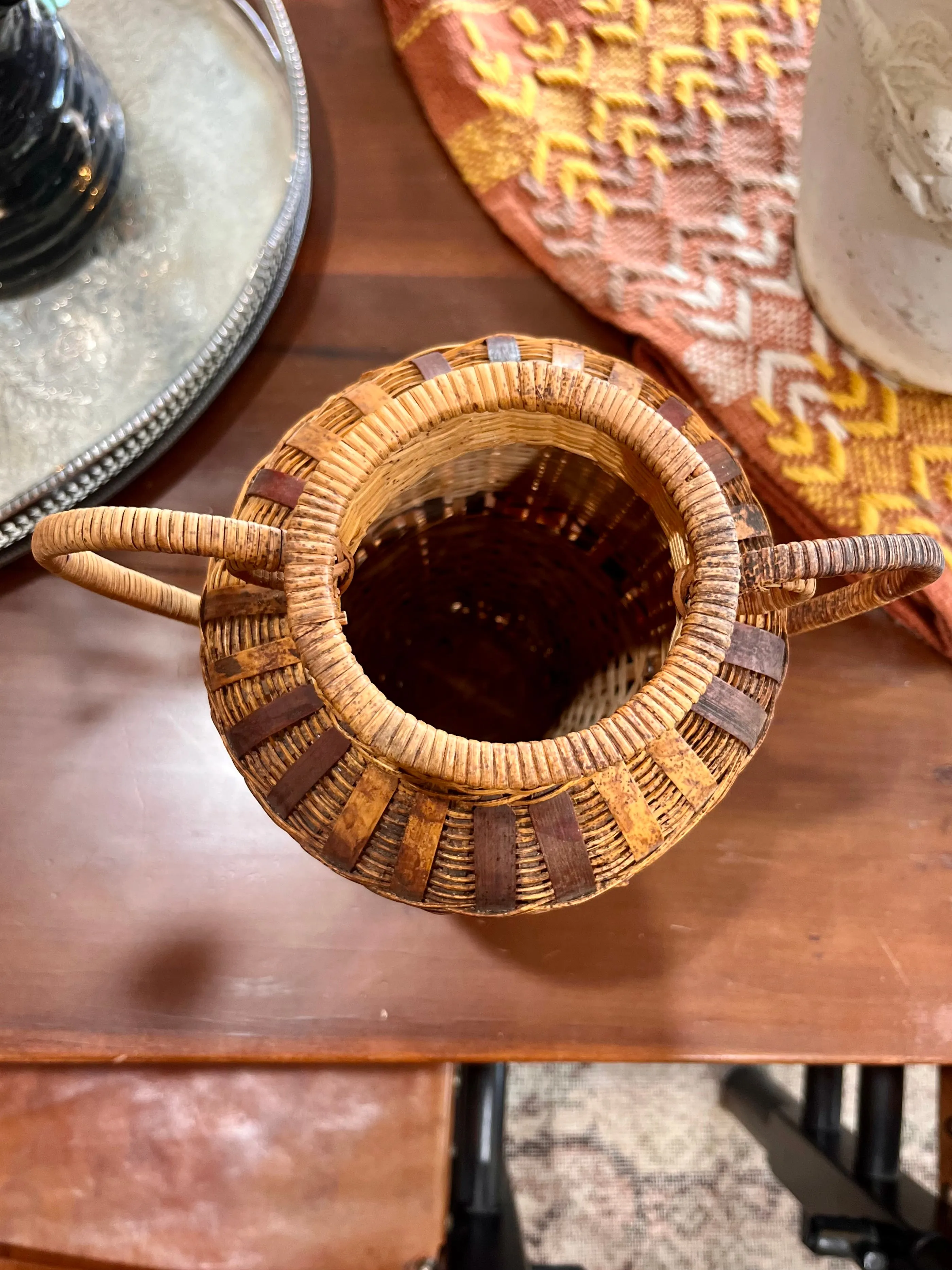Wicker Greek style urn basket