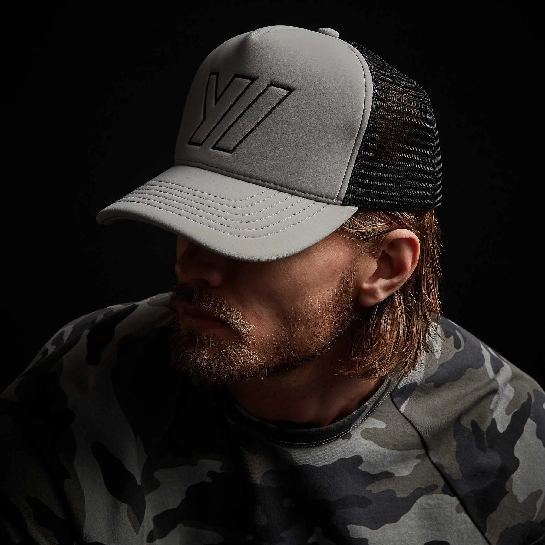 Y/ Outline Embroidery Hat - Pale Grey